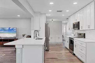 147 Adair Ave, Sarasota, FL 34243 - Photo 12