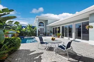 3543 Mistletoe Ln, Longboat Key, FL 34228 - Photo 4