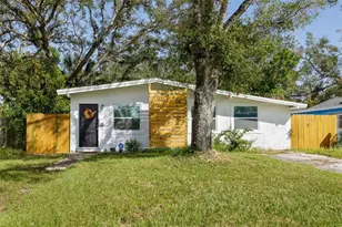 2356 Kingston St S, Saint Petersburg, FL 33711 - Photo 1