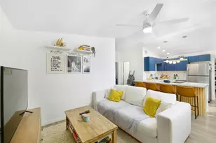 2356 Kingston St S, Saint Petersburg, FL 33711 - Photo 2