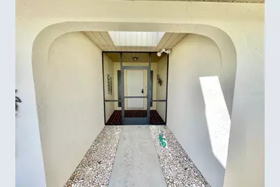 126 Sandstone Circle, Venice, FL 34293 - Photo 12