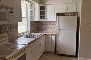 1931 Edgewater Dr, Sarasota, FL 34234 - Photo 10