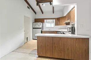 3205 Bougainvillea St, Sarasota, FL 34239 - Photo 8