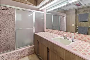 3205 Bougainvillea St, Sarasota, FL 34239 - Photo 12