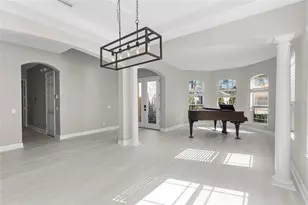 8134 Santa Rosa Ct, Sarasota, FL 34243 - Photo 6