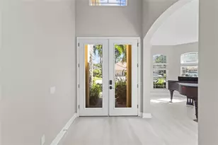 8134 Santa Rosa Ct, Sarasota, FL 34243 - Photo 2