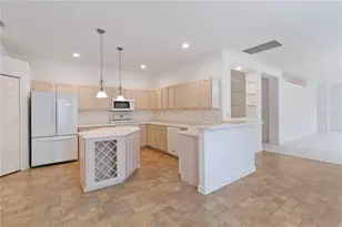 4939 Lakescene Pl, Sarasota, FL 34243 - Photo 14