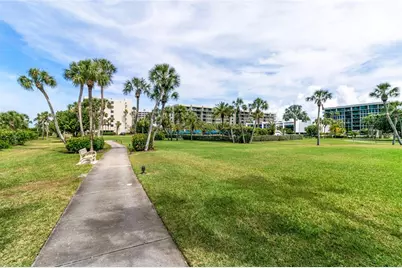 1065 Gulf Of Mexico Drive #402, Longboat Key, FL 34228 - Photo 40