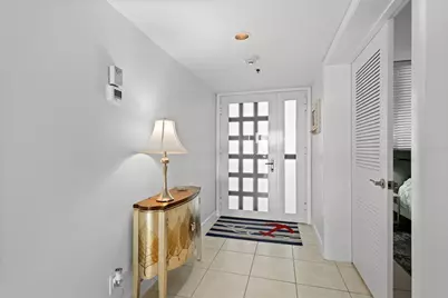 1065 Gulf Of Mexico Drive #402, Longboat Key, FL 34228 - Photo 6