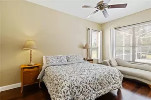 343 Londonderry Dr, Sarasota, FL 34240 - Photo 26