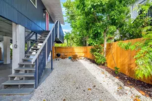 8106 Gulf Dr, Holmes Beach, FL 34217 - Photo 2