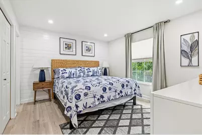 8106 Gulf Drive, Holmes Beach, FL 34217 - Photo 20