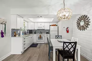 8106 Gulf Dr, Holmes Beach, FL 34217 - Photo 12