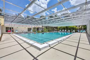 4247 Oakhurst Cir E, Sarasota, FL 34233 - Photo 34