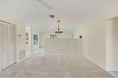 4223 Oakhurst Circle E #3025, Sarasota, FL 34233 - Photo 6