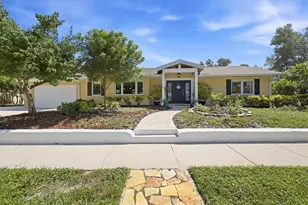 942 Virginia Dr, Sarasota, FL 34234 - Photo 1