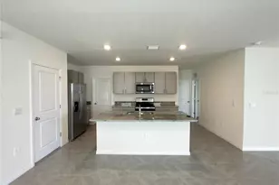 3238 Hilltop Cir, Bradenton, FL 34211 - Photo 4