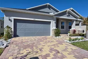 3419 74th Ave Cir E, Sarasota, FL 34243 - Photo 1