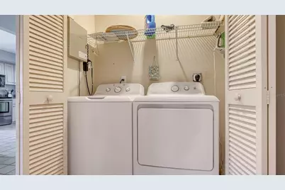 7320 Golf Pointe Circle, Sarasota, FL 34243 - Photo 40