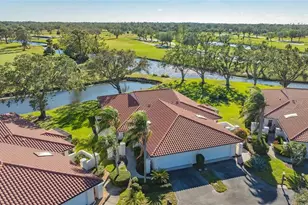 7320 Golf Pointe Cir, Sarasota, FL 34243 - Photo 6