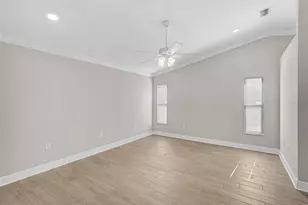 6017 Marella Dr, Sarasota, FL 34243 - Photo 12