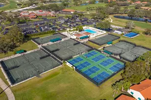 5568 Country Club Way, Sarasota, FL 34243 - Photo 32