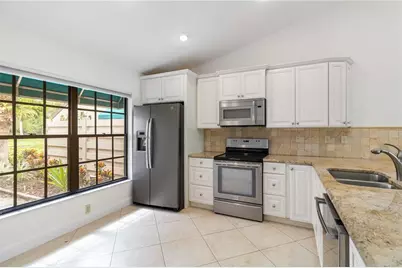 6085 Clubside Drive, Sarasota, FL 34243 - Photo 14