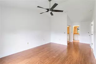 6085 Clubside Dr, Sarasota, FL 34243 - Photo 24