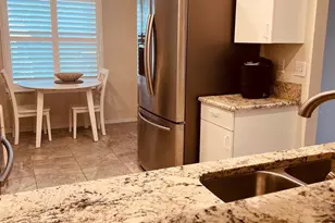 9630 Club S Cir, Sarasota, FL 34238 - Photo 4