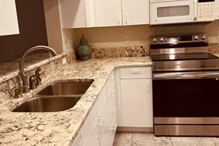 9630 Club S Cir, Sarasota, FL 34238 - Photo 2