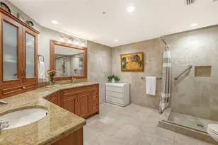 1800 Benjamin Franklin Dr, Sarasota, FL 34236 - Photo 18