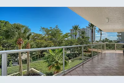 1800 Benjamin Franklin Drive #B207, Sarasota, FL 34236 - Photo 14