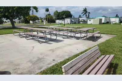 306 50th Avenue Plaza E, Bradenton, FL 34203 - Photo 12