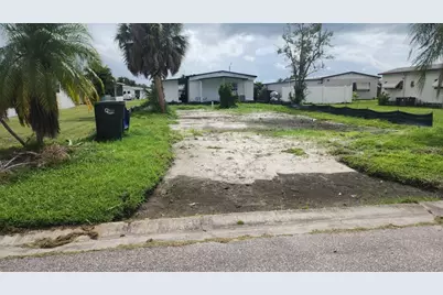 306 50th Avenue Plaza E, Bradenton, FL 34203 - Photo 1