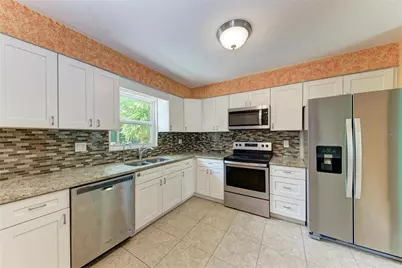 6520 3rd Avenue NE, Bradenton, FL 34208 - Photo 10