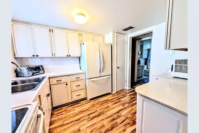 5855 Palm Lane #B21, Bradenton, FL 34207 - Photo 2