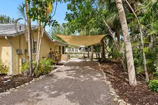 4830 Estrada De Costa, Sarasota, FL 34242 - Photo 38