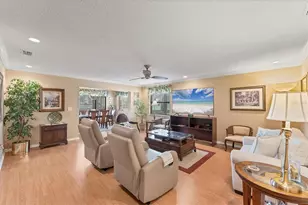 8140 Terrace Garden Dr N, Saint Petersburg, FL 33709 - Photo 8