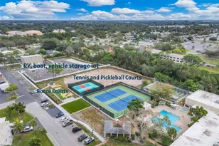 8140 Terrace Garden Dr N, Saint Petersburg, FL 33709 - Photo 42