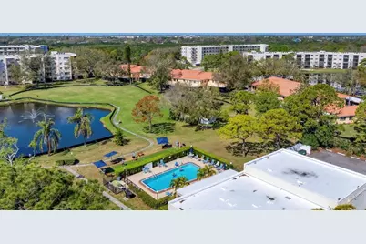 8140 Terrace Garden Drive N #103, Saint Petersburg, FL 33709 - Photo 32