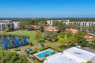 8140 Terrace Garden Dr N, Saint Petersburg, FL 33709 - Photo 32