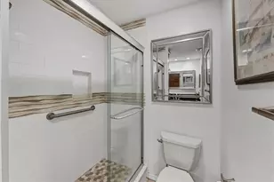 8140 Terrace Garden Dr N, Saint Petersburg, FL 33709 - Photo 30