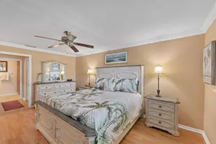 8140 Terrace Garden Dr N, Saint Petersburg, FL 33709 - Photo 20