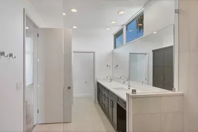 5801 Gulf Of Mexico Drive, Longboat Key, FL 34228 - Photo 18