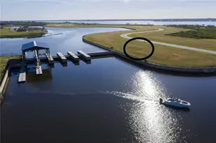 1606 4th St E, Palmetto, FL 34221 - Photo 2