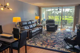 7461 W Country Club Dr N, Sarasota, FL 34243 - Photo 4