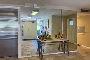 7461 W Country Club Dr N, Sarasota, FL 34243 - Photo 32