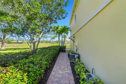 7812 Bergamo Avenue, Sarasota, FL 34238 - Photo 40