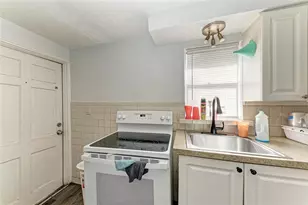 432 Adelia Ave, Sarasota, FL 34236 - Photo 10