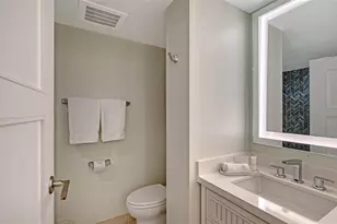 240 Sands Point Rd, Longboat Key, FL 34228 - Photo 18